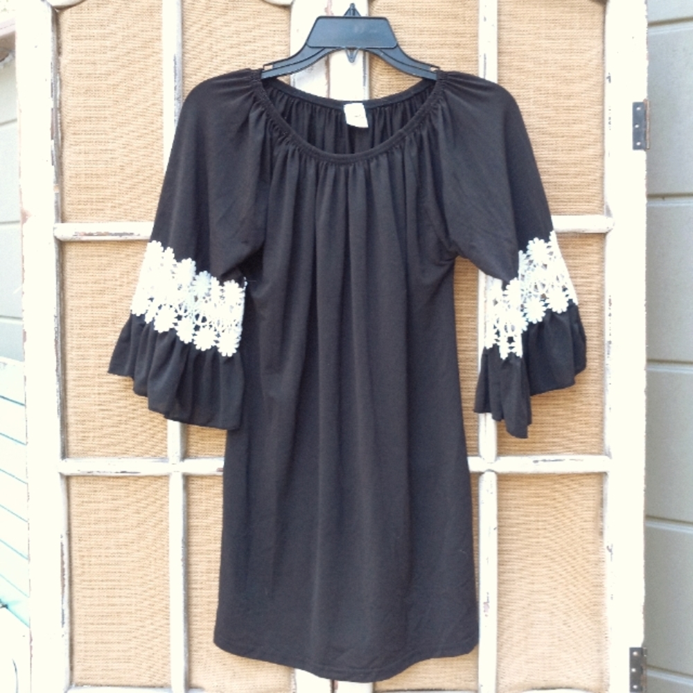 BLACK tunic by Win Win S-M